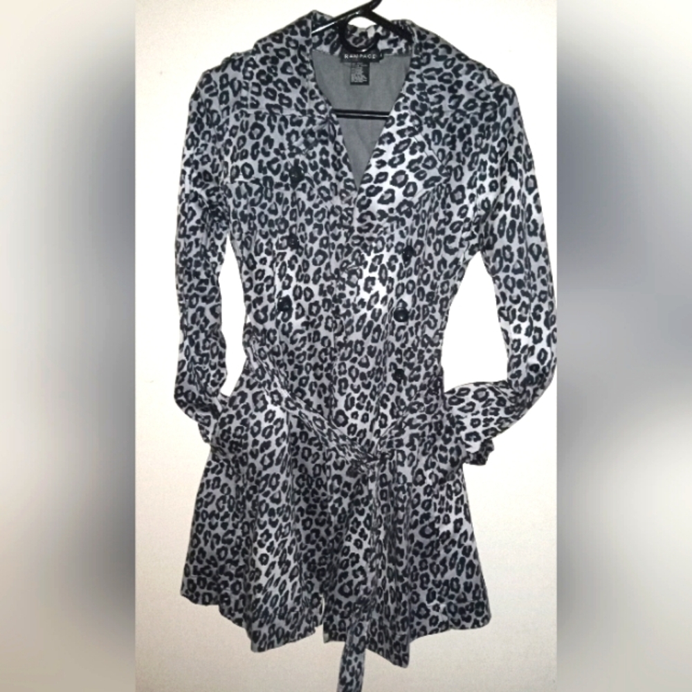 Stylish Snow Leopard Trenchcoat